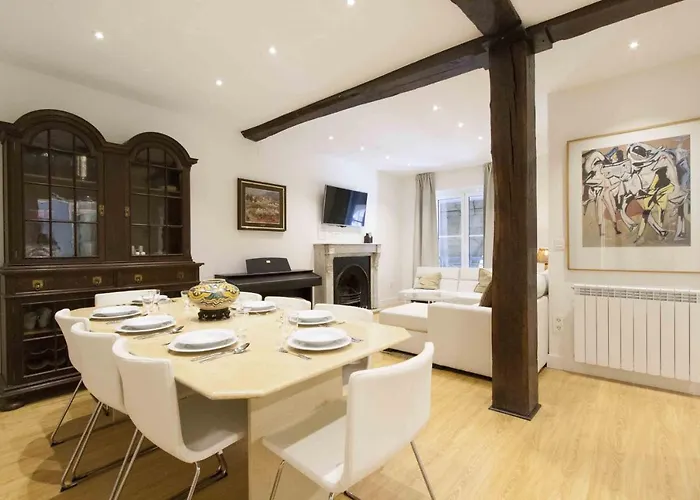 The Collection | Gallery 아파트 *